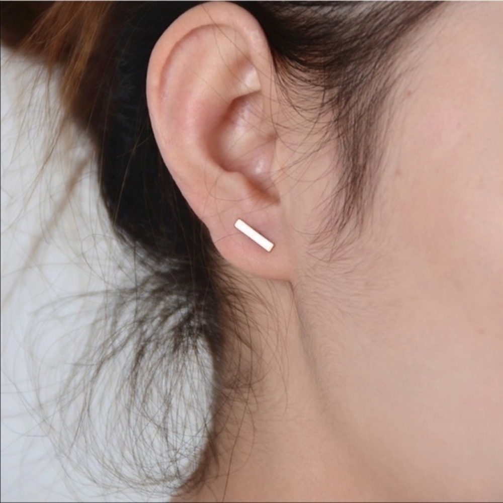 3/$30 💛 Gold Minimalist Bar Earrings